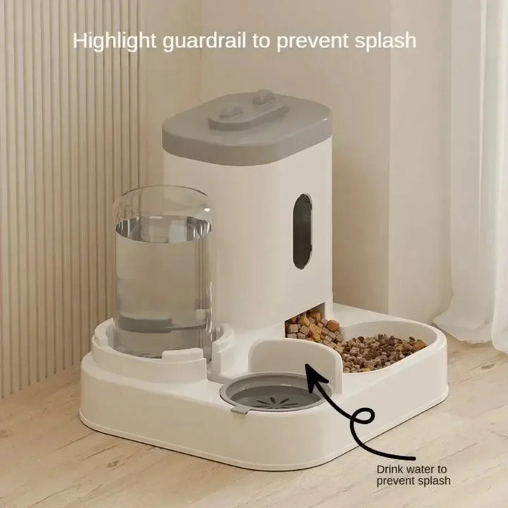 Automatic feeder for dogs and cats